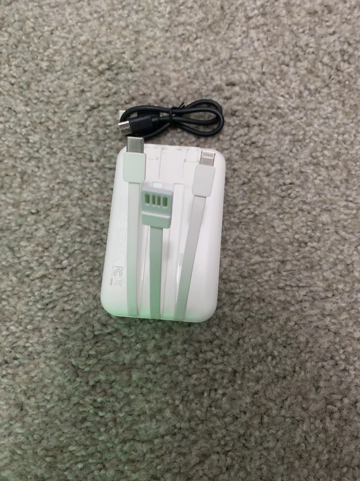 Banco de alimentación de batería portátil iHome 10000 mAh 2,5 unidades carga más rápida USB-C -USB-A nuevo Foto 4 de 4