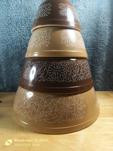 4 PIECE VINTAGE PYREX WOODLAND Nesting Woodland 4 Bowl Set 401,402,403,404