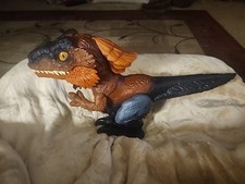 Jurassic World Dominion Uncaged Pyroraptor Interactive Dinosaur Eye Color Change