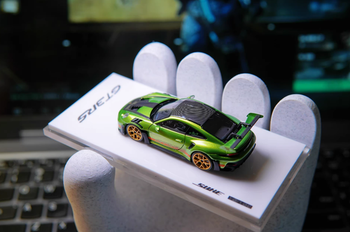 SUHE 1/64 Resin car model Porsche 911 (992) GT3 RS Pearl Green - Picture 7 of 13