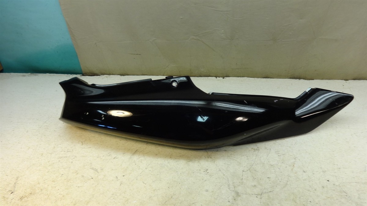 1995 Kawasaki ZXR 750 Ninja K150-1. right side tail fairing