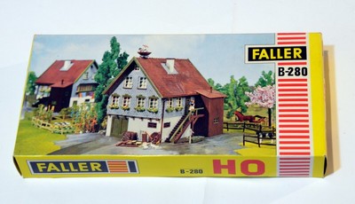 FALLER B - 280 Bauernhaus HO scale