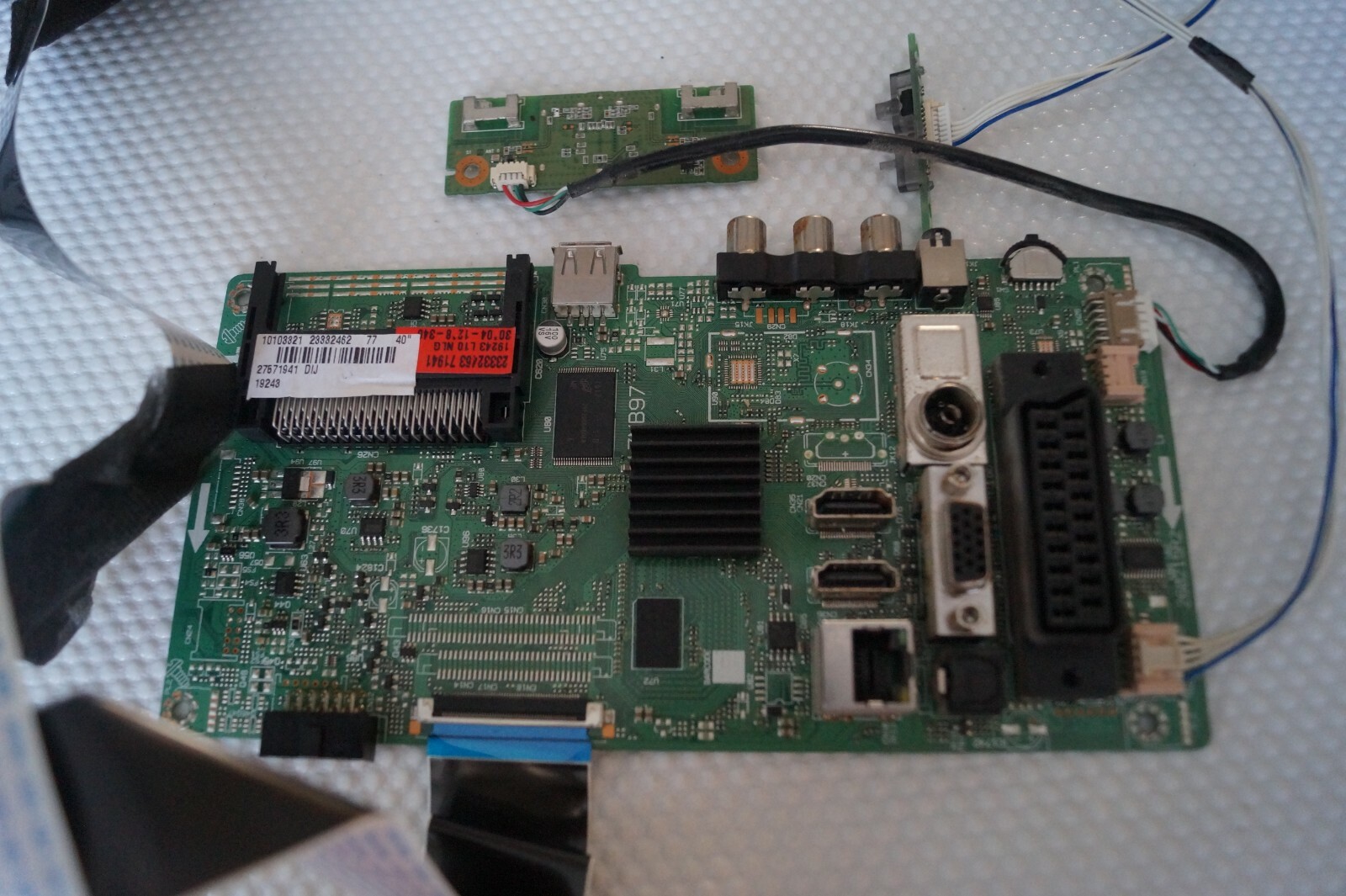 MAIN BOARD 17MB97 23332462 FOR 40"" LUXOR LUX0140003/01 LED TV, VES400UNDS-2D-N11