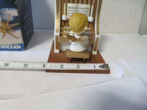 Vintage Electronic Musical Lited Organ with Angel Musician 8 Christmas Songs - Picture 9 of 10