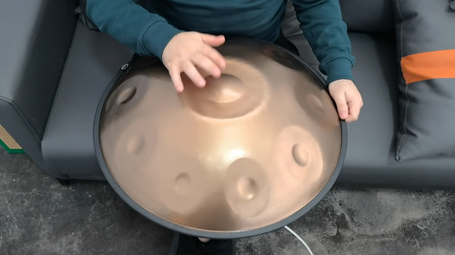 440Hz Gold 10Tönes Handpan Trommel in D-Moll mit Trommelstöcken und Tasche - Video 1 von 1