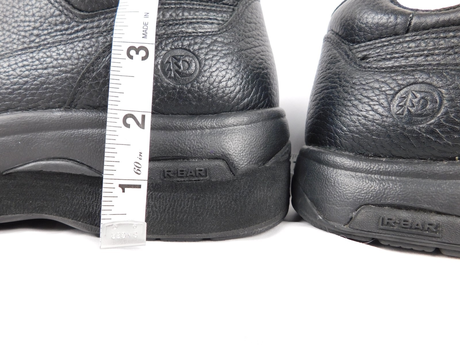 dunham walking shoes