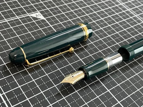 Pilot Custom 74 Fountain Pen 14K F Nib Green Used Good Cond