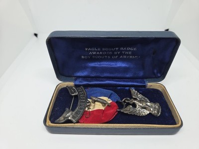 Vintage EAGLE SCOUT Boy Scouts Rank Badge MEDAL & CASE BSA Pin Award EARLY prod.