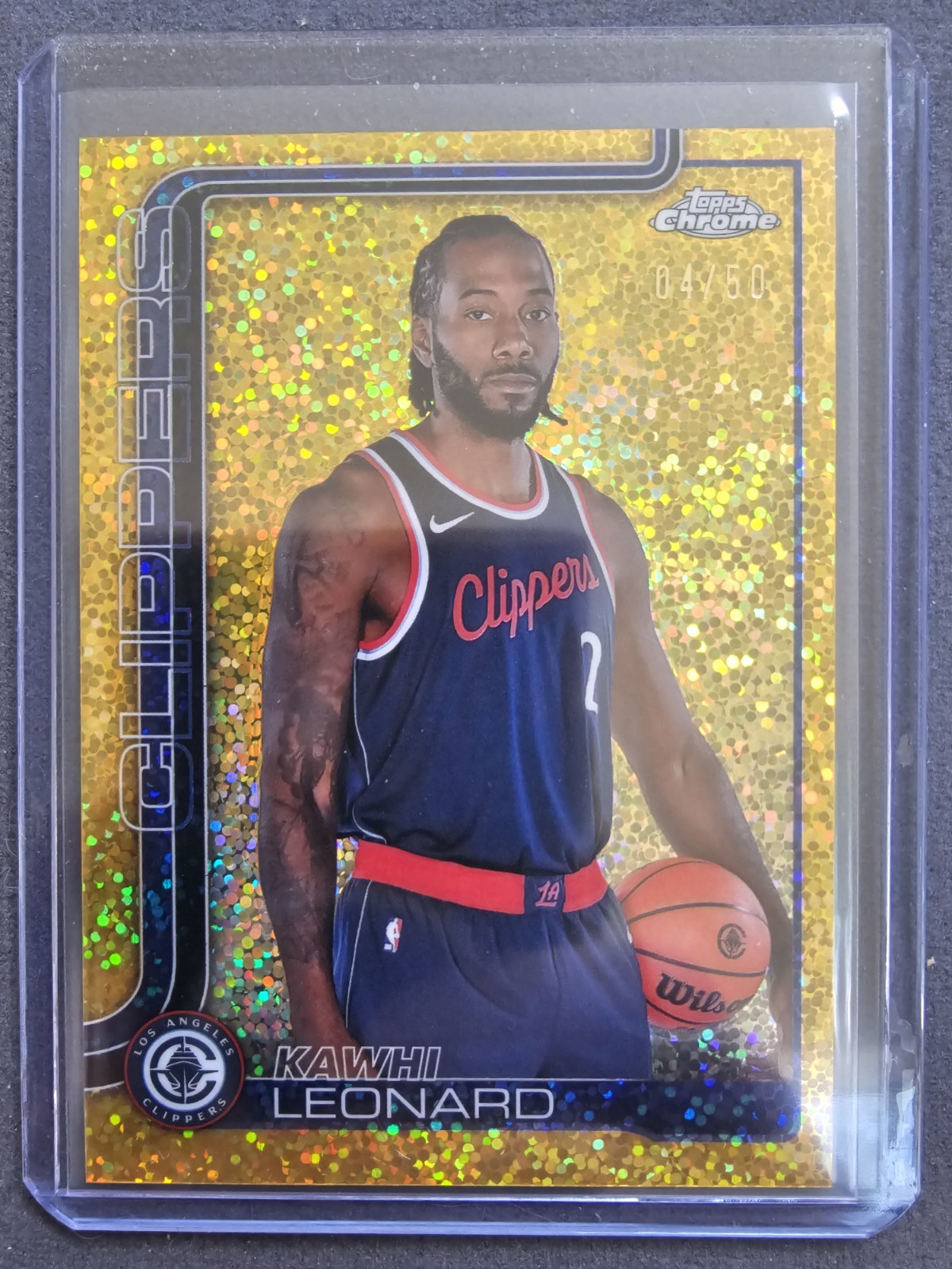 2025 Topps Chrome - Image Variation Kawhi Leonard #44 Gold Speckle Refractor /50