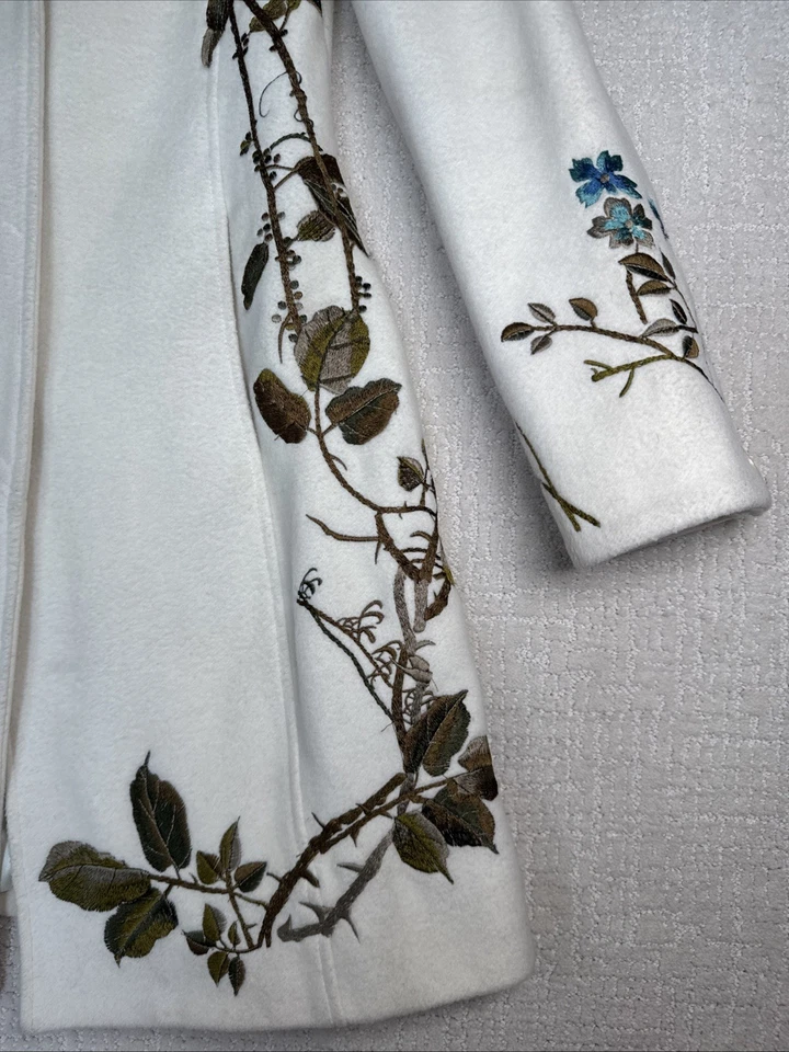 Abrigo Vintage XOXO Lana Floral Bordado Mujer’s Talla PEQUEÑA. Foto 3 de 4