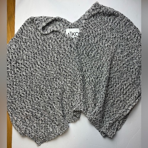 AIKO knit poncho sweater sz M