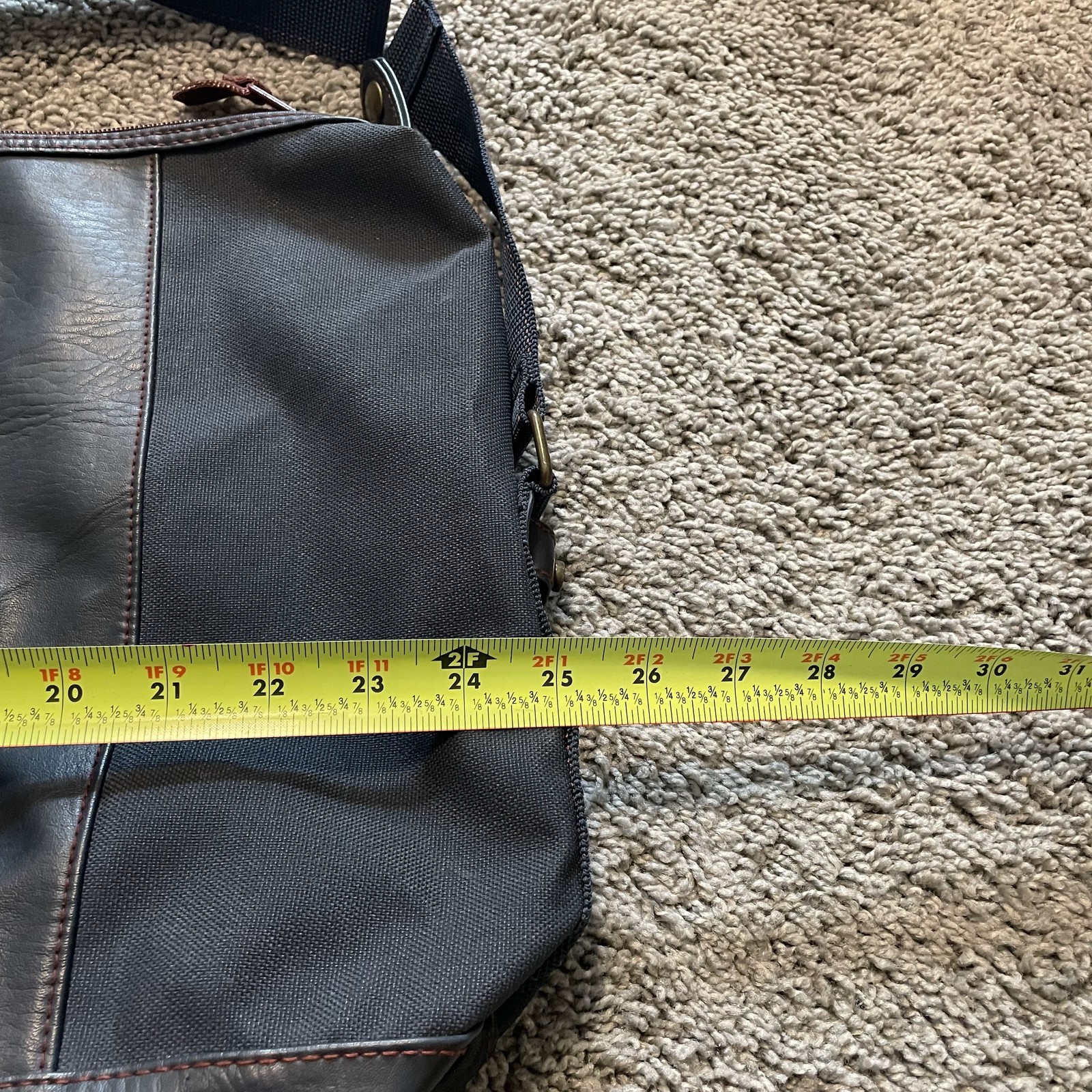 SAINT LAURENT Oppio per Uomo Borsone Bagaglio da Viaggio Weekender PVC YSL Profumi 28in