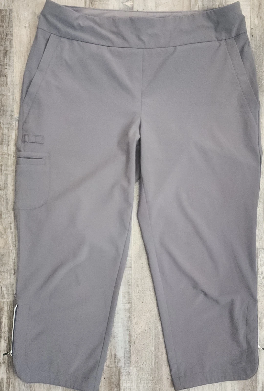 Chico's Zenergy Golf Pants Women's Size 0.5 Gray Crop Marnie Stretch Capri 4