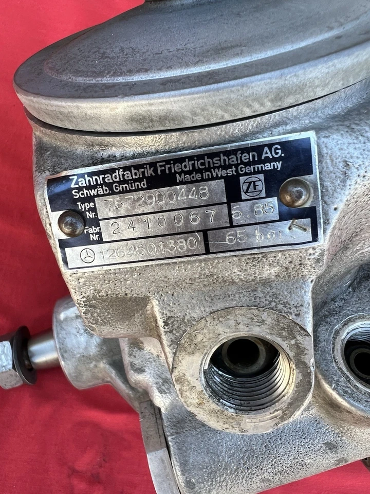 Mercedes ZF 1264601380 W126 W123 300D 240D 300SD Steering Pump 65 Bar - Image 3 of 4