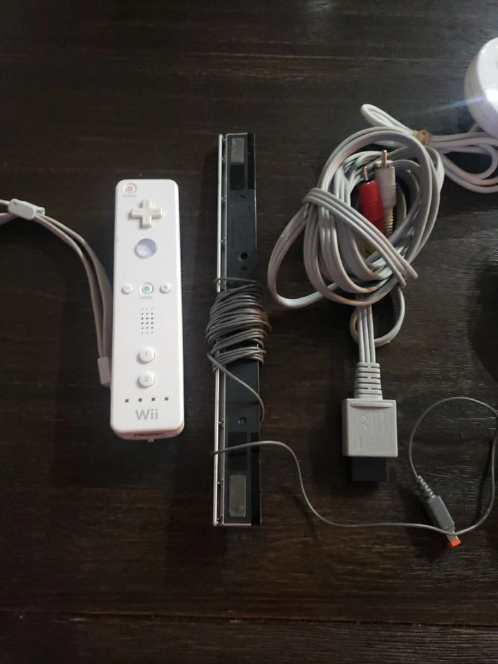 2 mandos originales Nintendo Wii blancos con 3 joysticks, sensor de movimiento  Foto 4 de 4
