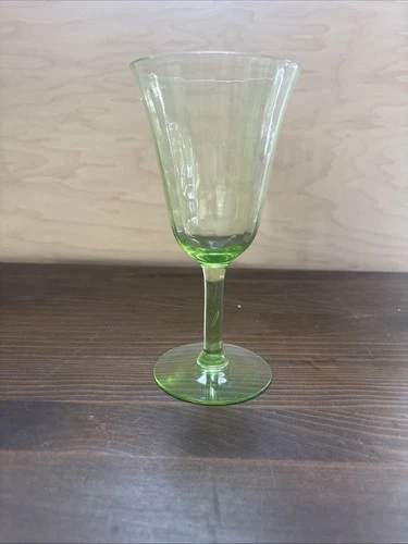 Vintage Green uranium Depression Fluted Fostoria Wine Glass GLOWS