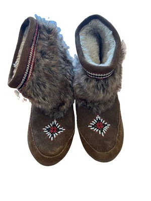 Minnetonka Leather Furry Moccasin Boots Beaded Size 7 Festival Boho Forest Women - Photo 1/4