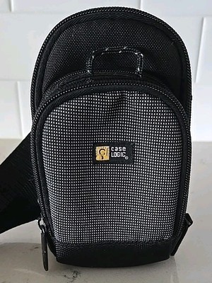 CASE LOGIC Small Soft  CAMERA/PHONE/VIDEO GAME Black Travel Bag w/Adj Strap EUC