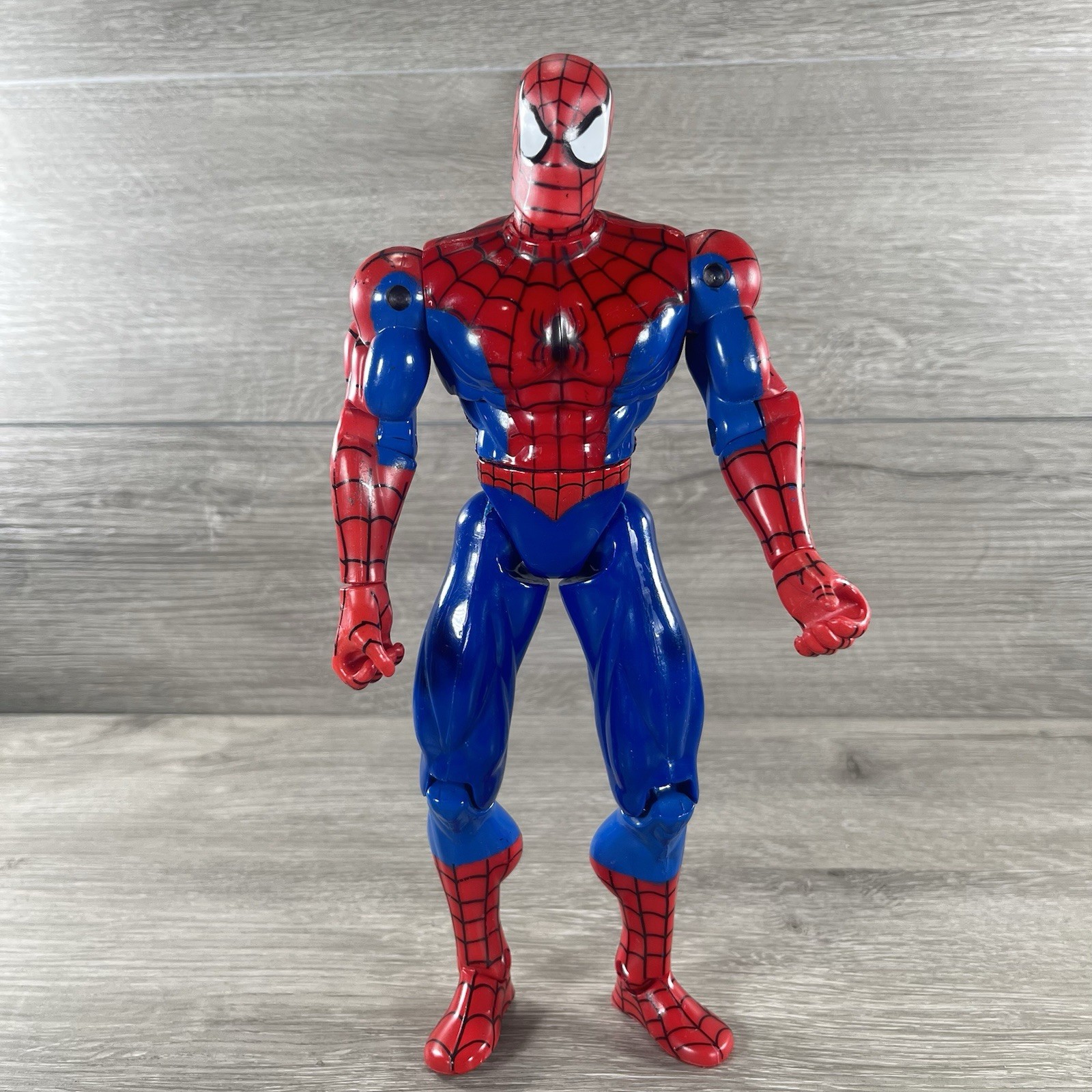Vintage 1997 Toy Biz Marvel Spider -Man 10” Posable Deluxe Action figure.