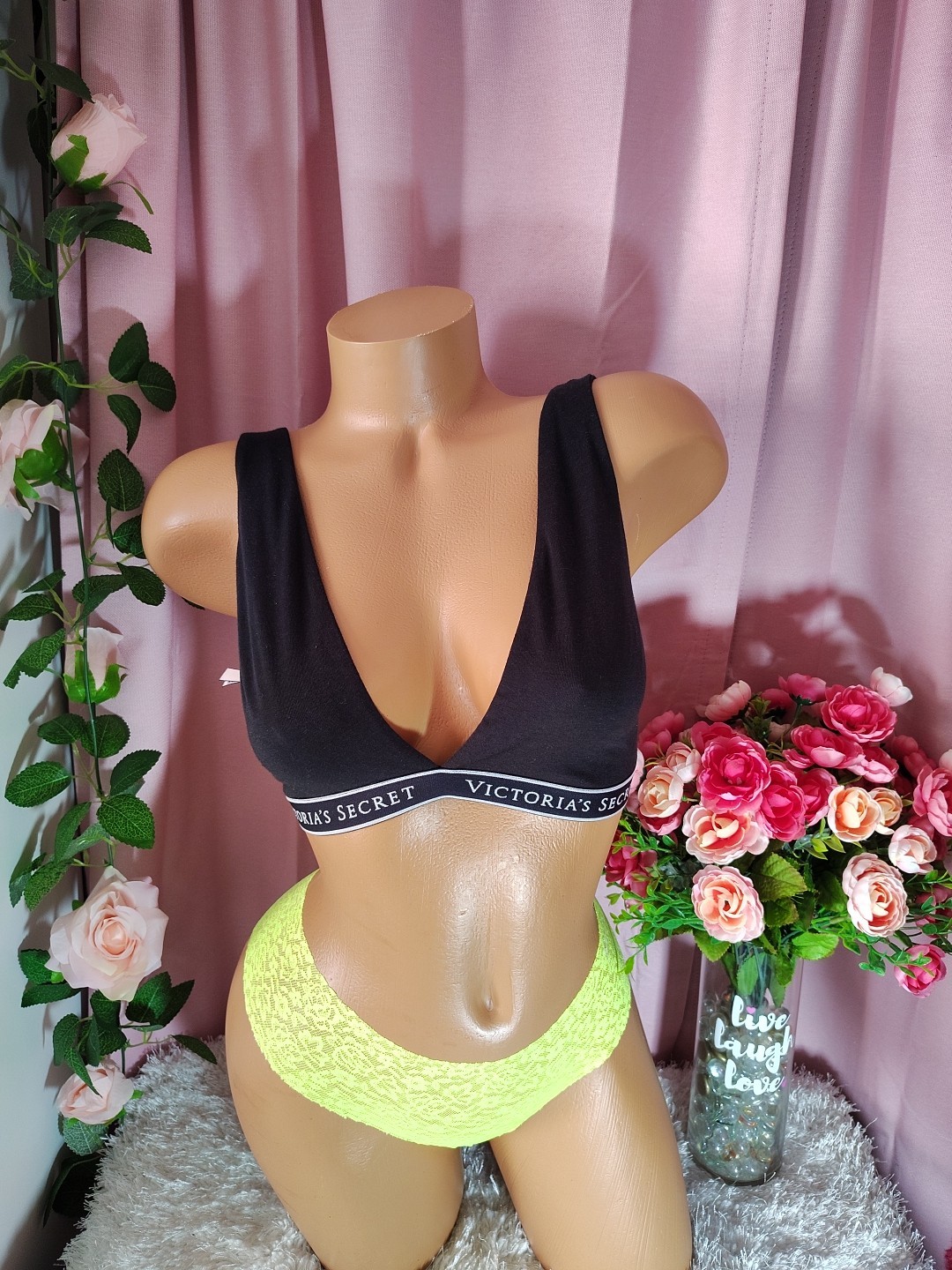Victoria's Secret Triangle Bralette Small