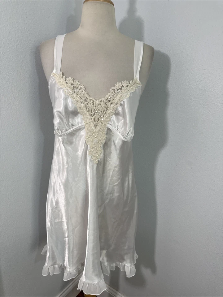 Linea Donatella 懒人连衣裙 S 缎面花边娃娃内衣浪漫新娘 Y2K — 第 2/4 张图片