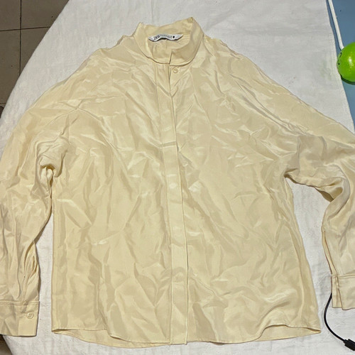 ZARA Women's Ivory Satin Solid Collared Button Front Long Sleeve Blouse S