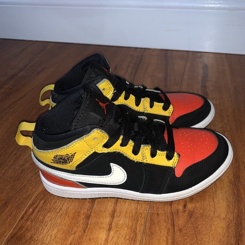 Nike Air Jordan 1 Mid Amarillo Orange 
