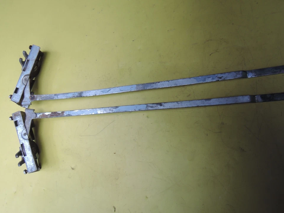 ALFA ROMEO 101 GIULIETTA Giulia Spider Usado Original PAR DE MECANISMOS ABRIDORES DE PUERTAS Foto 4 de 4