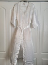 Vintage California Dynasty Silky Satiny Robe w/tie Women Sz Small Lace Pearls