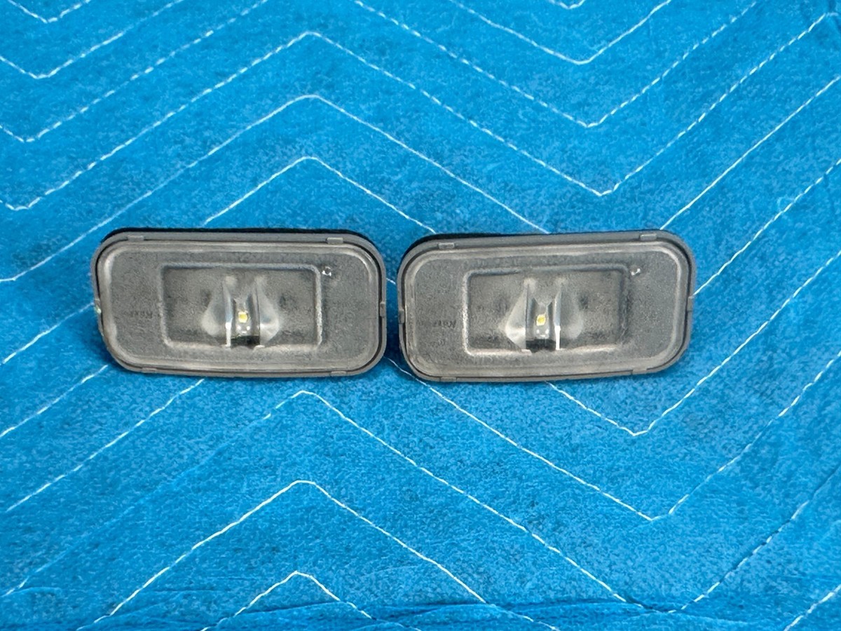 Genuine Lexus Toyota Rear License Plate Lamp 2pc Set 81270-53030