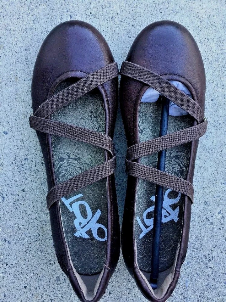 Zapatos planos de ballet Mary Janes de cuero marrón oscuro Park City OTBT para mujer talla 6 Foto 2 de 4