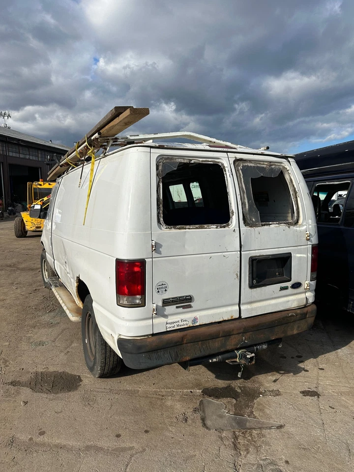 Compresor de aire acondicionado usado para: Ford E250 2011 furgoneta grado C Foto 3 de 4