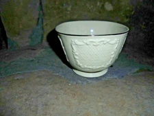 LENOX CREAM COLLECTIBLE BOWL 24K GOLD TRIM