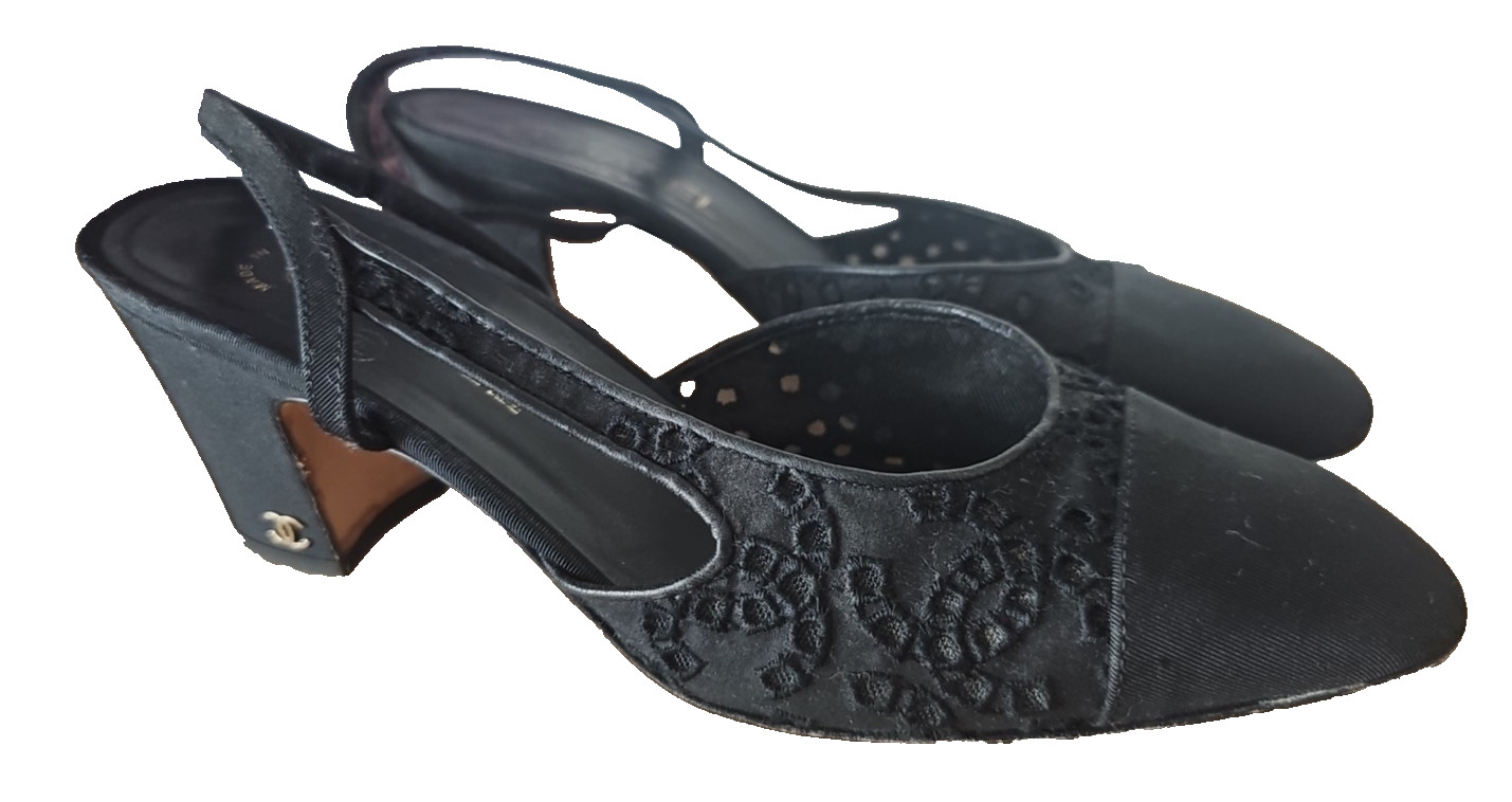 CHANEL Classic Slingback Interlocking CC Logo Blo… - image 1