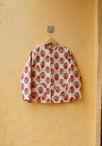 Indian Handmade Cotton Quilted Kantha Jacket, Stylish Reversilbe Women's Coat - Picture 4 of 9