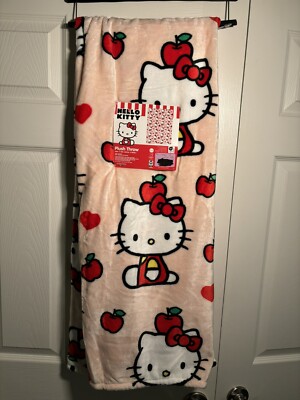 HELLO KITTY With Apples and Hearts Plush Throw Blanket 50 x 70 NWT