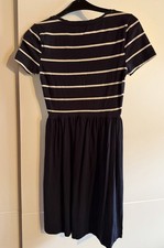 Blaues Kleid von ONLY mit weißen Streifen in...