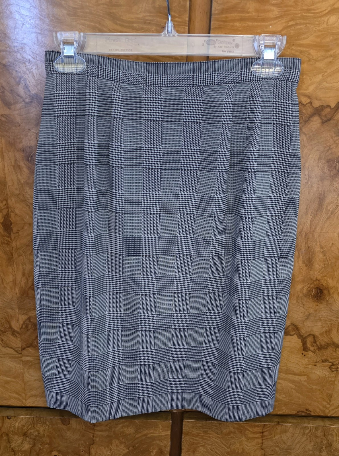 PETITE SOPHISTICATES 2 PC. SKIRT SUIT ~ 6P