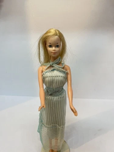 vintage Barbie doll 1958 Korea model. European/Canadian original dress an heels.