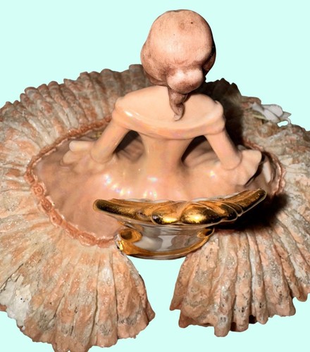 Estatuilla de dama de vestido de encaje de porcelana con silla - Imagen 5 de 8
