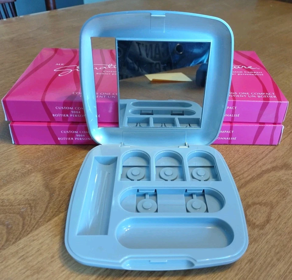 Mary Kay MK Signature Recargable Personalizado Compacto Con Espejo Nuevo en Caja Sin Rellenar Nuevo de Lote Antiguo Foto 2 de 4