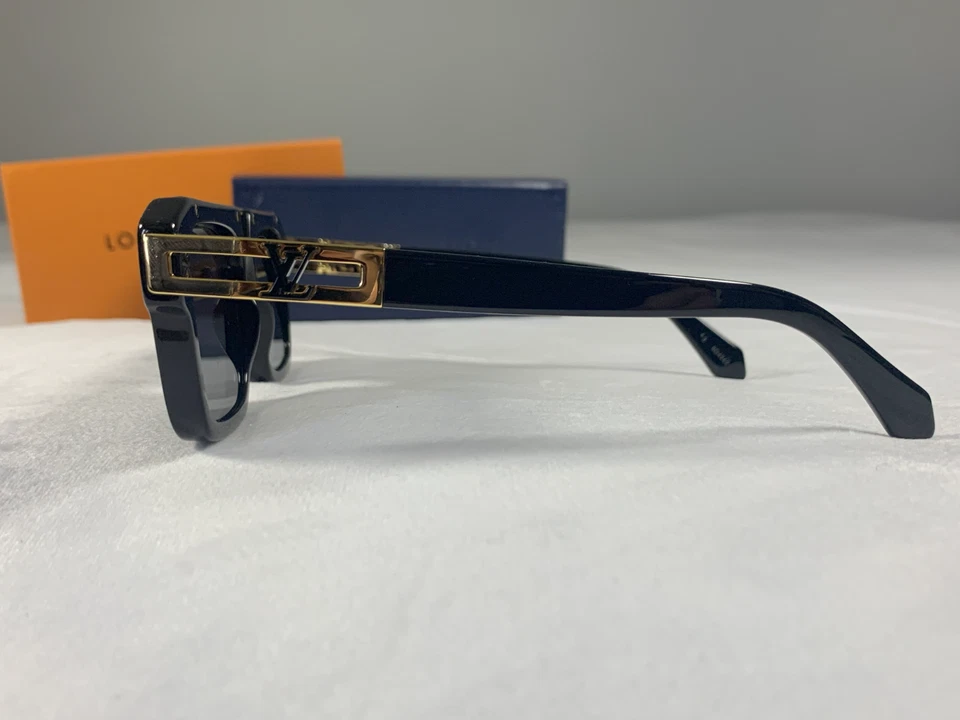 Louis Vuitton Z1801W Mens Sunglasses Black & Gold | Pre-Owned | - Image 3 of 4