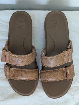 Reef Cushion Cloud Roa women s size 11 tan sandals