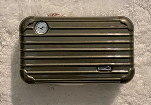 lufthansa rimowa amenity kit