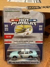 Greenlight Hot Pursuit 1992 Ford Crown Victoria South Dakota Highway Patrol