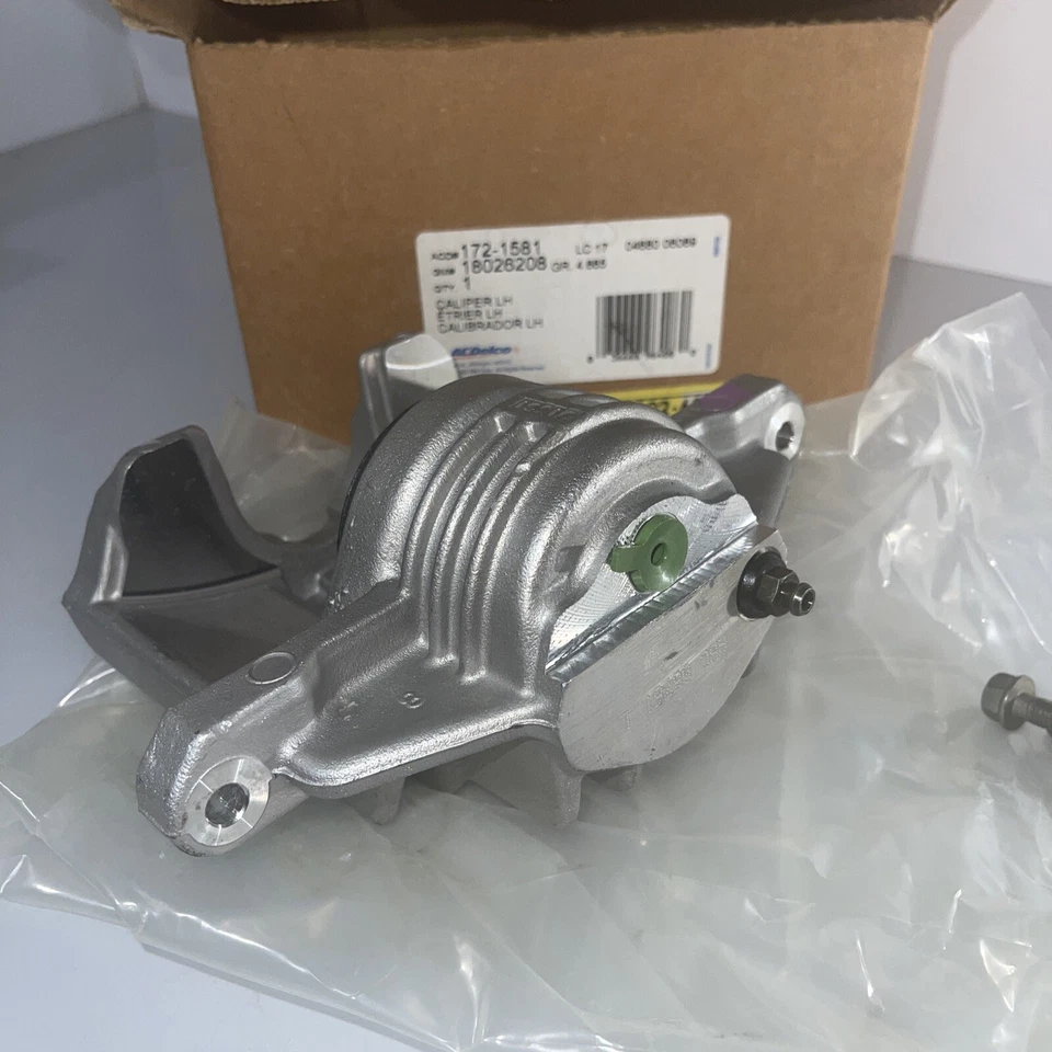 Genuine GM 1997-2005 Chevrolet Oldsmobile Pontiac Front Brake Caliper 18026208 - Image 2 of 4