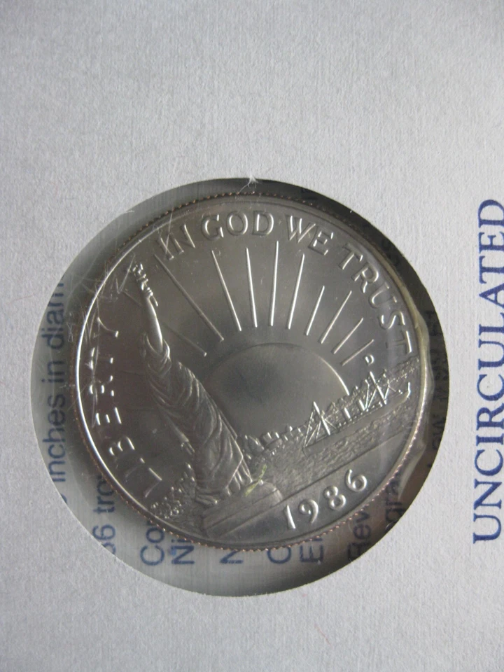 1986 D UNCIRCULATED UNITED STATES LIBERTY HALF DOLLAR IN ORIGINAL BOX WITH COA - Image 2 of 4