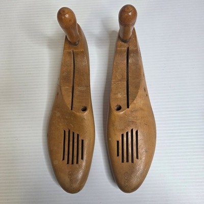 MILLER O.A.M.CO. Vintage Wood Shoe Trees Pair Size 8 Adjustable