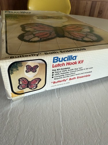 Bucilla Latch Hook Kit “Butterfly” bath ensemble rug & lid cover With Latch Hook - Bild 2 von 8