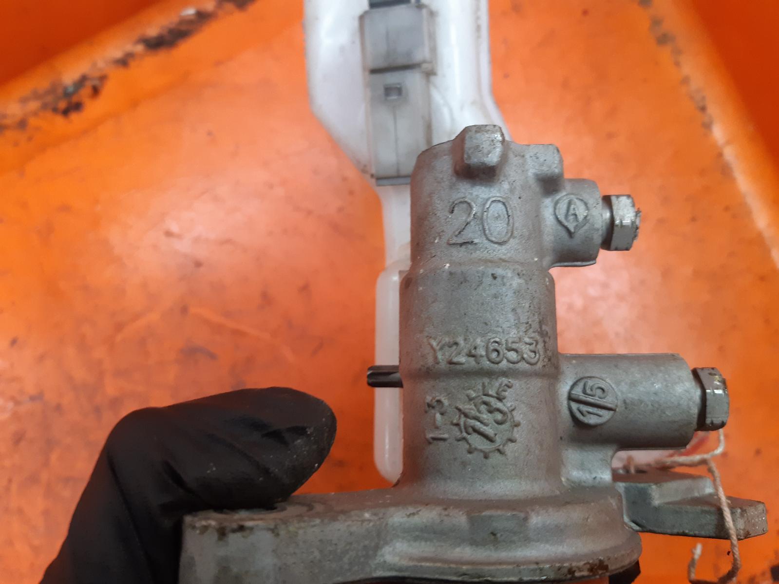 2013 FORD FIESTA Brake Master Cylinder eBay